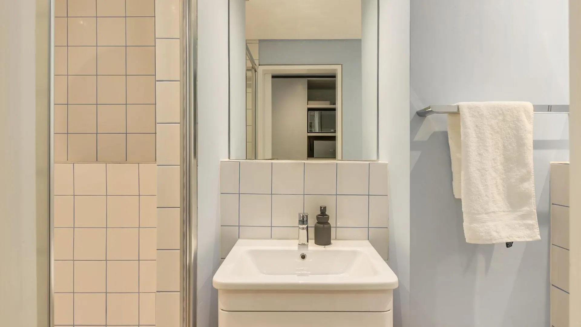 Centrally Located Studio With Pool At Zeeland Pier - 710 Ciudad del Cabo